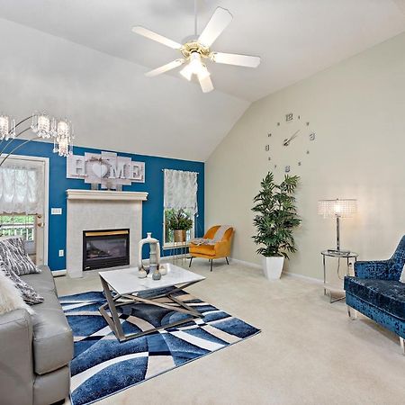 Beautiful Townhome, 11 Minutes To Downtown, Kcmo. Канзас-Сіті Екстер'єр фото
