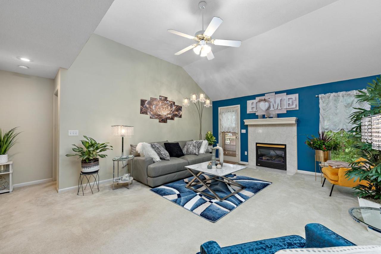 Beautiful Townhome, 11 Minutes To Downtown, Kcmo. Канзас-Сіті Екстер'єр фото