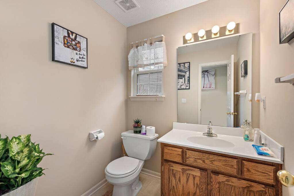 Beautiful Townhome, 11 Minutes To Downtown, Kcmo. Канзас-Сіті Екстер'єр фото