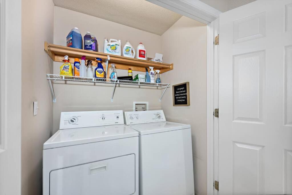Beautiful Townhome, 11 Minutes To Downtown, Kcmo. Канзас-Сіті Екстер'єр фото
