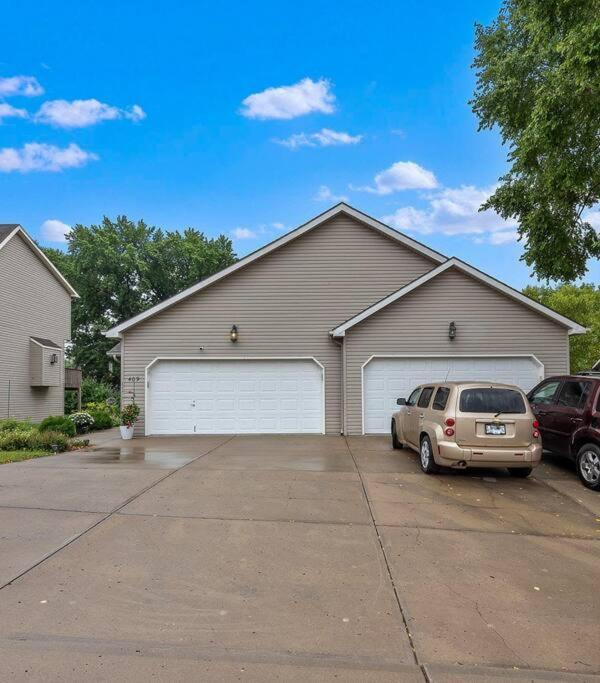 Beautiful Townhome, 11 Minutes To Downtown, Kcmo. Канзас-Сіті Екстер'єр фото
